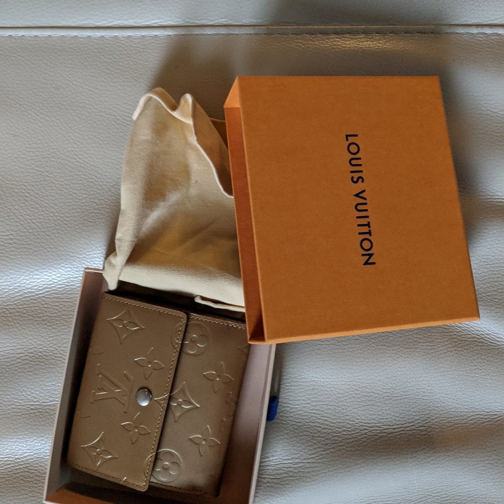 Louis Vuitton Gold Vernis Porte Monnaie Billet